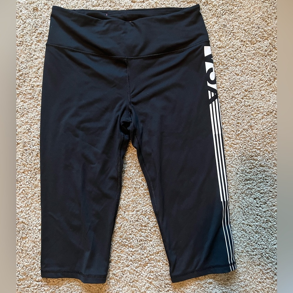 Victoria’ Secret Knockout crop pants size large